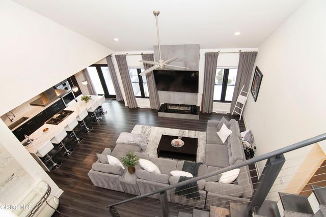 9 Sunflower Terrace, Clifton Park, NY 12065