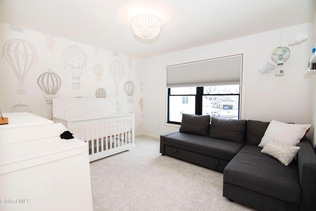 9 Sunflower Terrace, Clifton Park, NY 12065