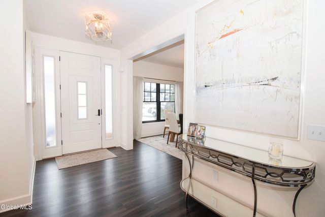 9 Sunflower Terrace, Clifton Park, NY 12065