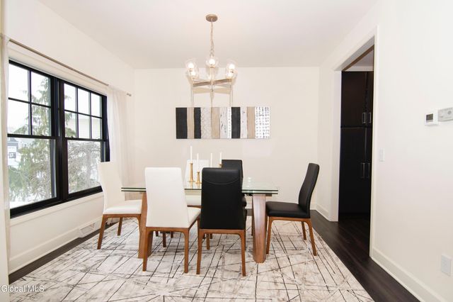 9 Sunflower Terrace, Clifton Park, NY 12065