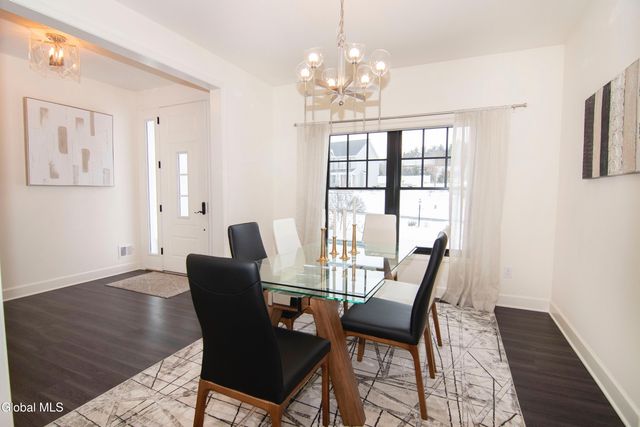 9 Sunflower Terrace, Clifton Park, NY 12065