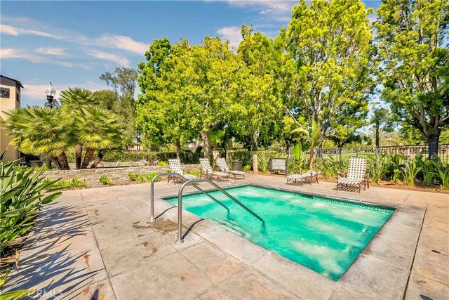 54 Salton, Irvine, CA 92602