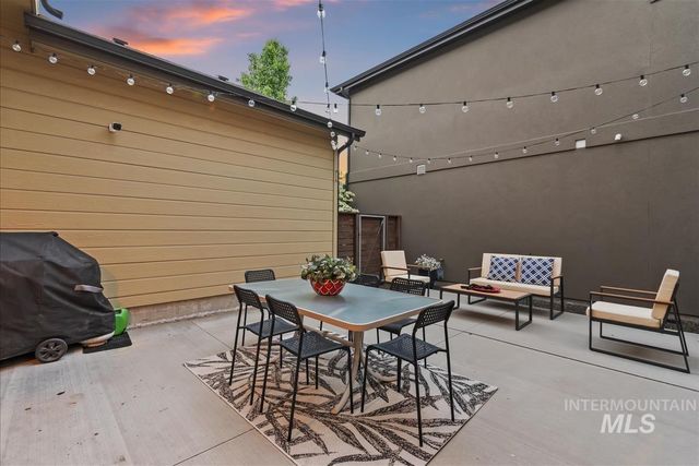3042 S Shadywood Way, Boise, ID 83716