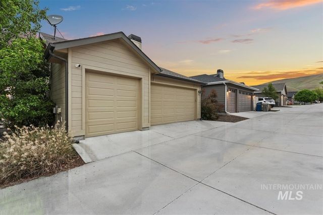 3042 S Shadywood Way, Boise, ID 83716