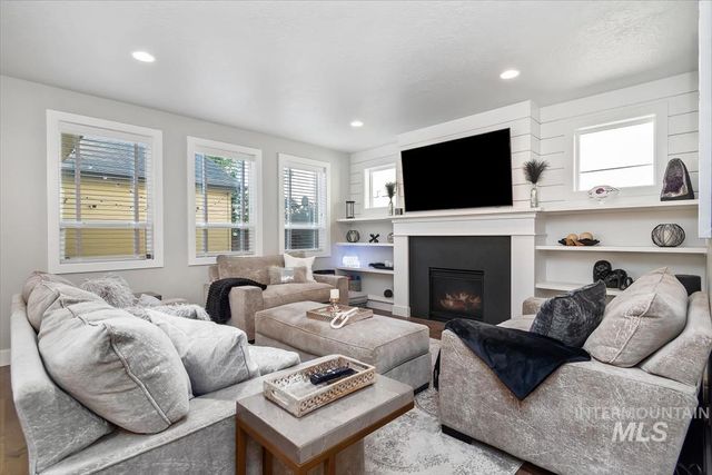 3042 S Shadywood Way, Boise, ID 83716