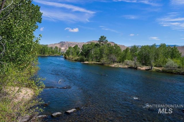 3042 S Shadywood Way, Boise, ID 83716