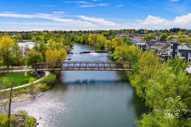 3042 S Shadywood Way, Boise, ID 83716
