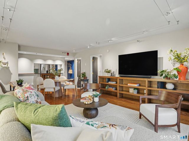127 Greyrock Place 1208, Stamford, CT 06901