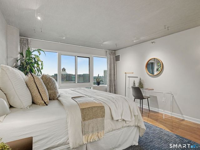 127 Greyrock Place 1208, Stamford, CT 06901