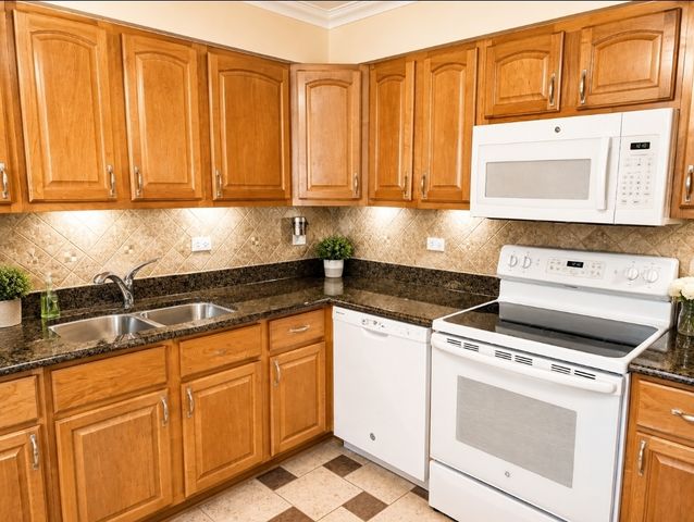 7545 W BELDEN Avenue 7, Elmwood Park, IL 60707