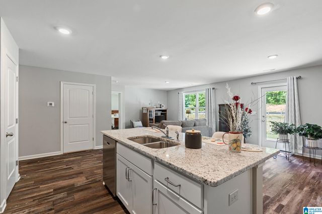 1755 DIXON CIRCLE, Mount Olive, AL 35117