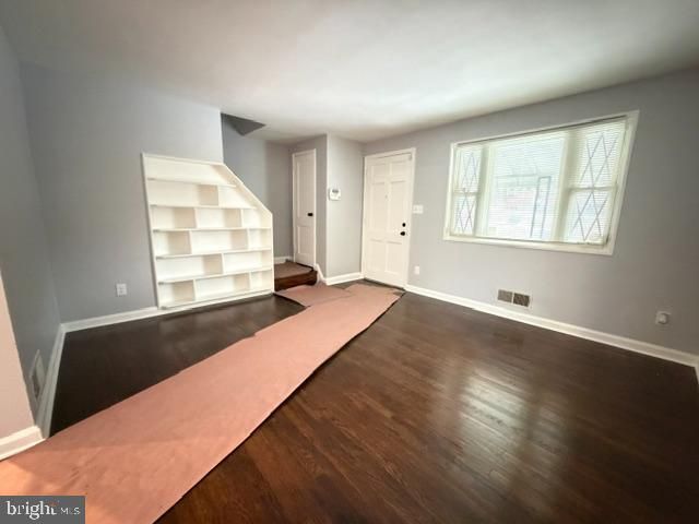 1107 COOKS LN, Baltimore, MD 21229