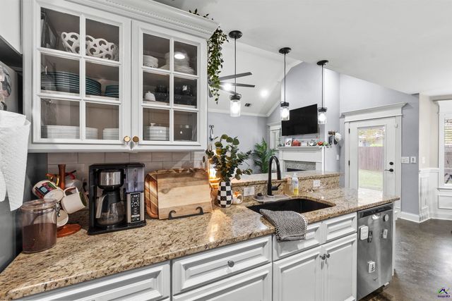422 Madison Place Parkway, Byron, GA 31008