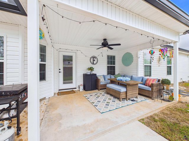422 Madison Place Parkway, Byron, GA 31008