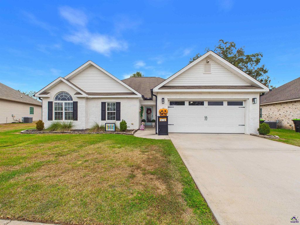 422 Madison Place Parkway, Byron, GA 31008