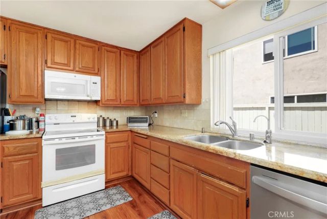 5002 Barkwood, Irvine, CA 92604