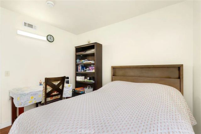 5002 Barkwood, Irvine, CA 92604
