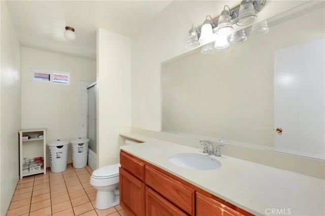 5002 Barkwood, Irvine, CA 92604