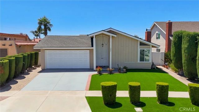 5002 Barkwood, Irvine, CA 92604