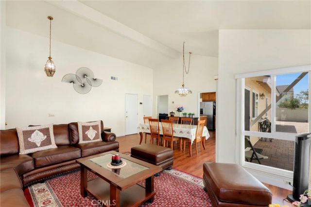 5002 Barkwood, Irvine, CA 92604