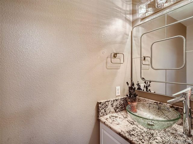 5828 S Danube St, Aurora, CO 80015