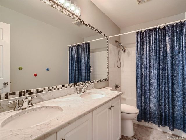 5828 S Danube St, Aurora, CO 80015