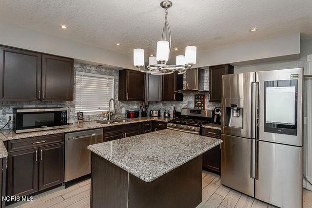 2133 Westedge Drive, Toledo, OH 43614