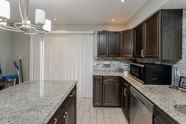 2133 Westedge Drive, Toledo, OH 43614