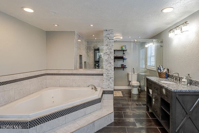 2133 Westedge Drive, Toledo, OH 43614