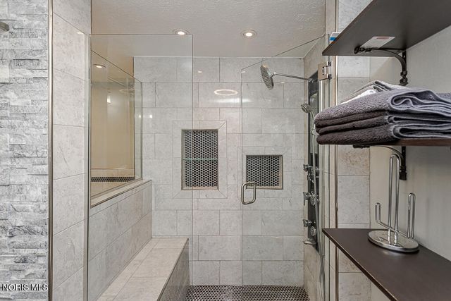 2133 Westedge Drive, Toledo, OH 43614