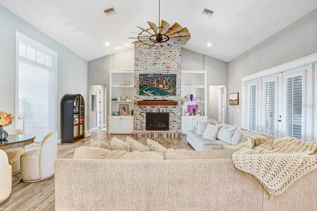 Image 11 of property listing at 11634 DAVIS POOL ROAD, Seffner, FL 33584