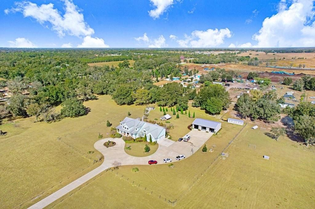 Image 4 of property listing at 11634 DAVIS POOL ROAD, Seffner, FL 33584