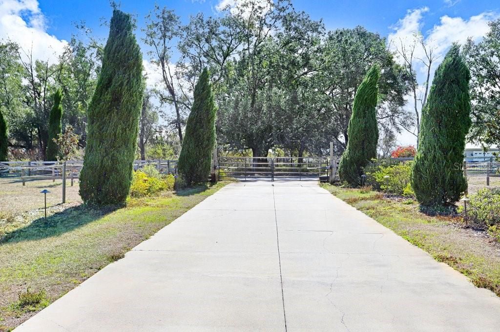Image 44 of property listing at 11634 DAVIS POOL ROAD, Seffner, FL 33584