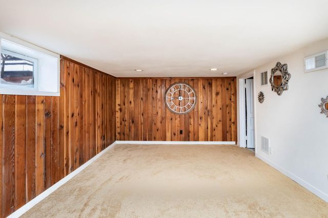 1329 10th Street N, Fargo, ND 58102