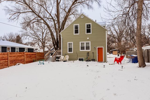 1329 10th Street N, Fargo, ND 58102