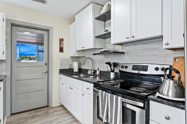 3152 13TH AVENUE N, St Petersburg, FL 33713