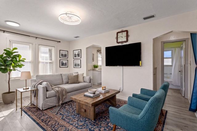 3152 13TH AVENUE N, St Petersburg, FL 33713