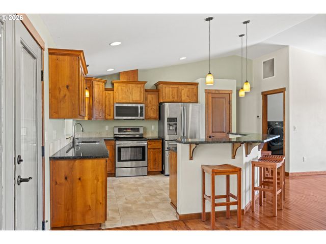 2217 KING Ln, Myrtle Point, OR 97458