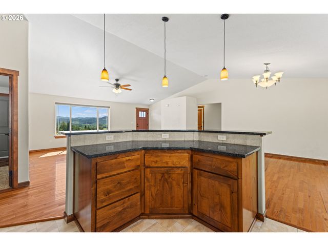 2217 KING Ln, Myrtle Point, OR 97458