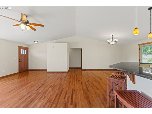 2217 KING Ln, Myrtle Point, OR 97458