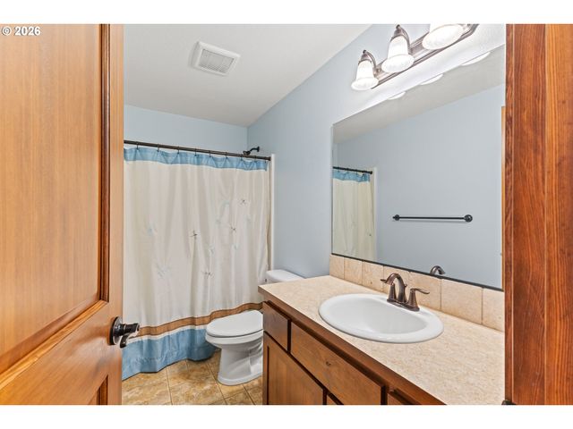 2217 KING Ln, Myrtle Point, OR 97458