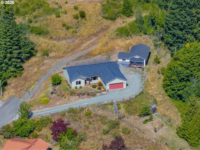 2217 KING Ln, Myrtle Point, OR 97458