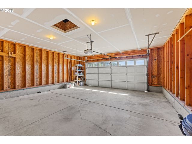 2217 KING Ln, Myrtle Point, OR 97458