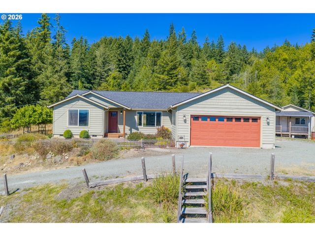 2217 KING Ln, Myrtle Point, OR 97458