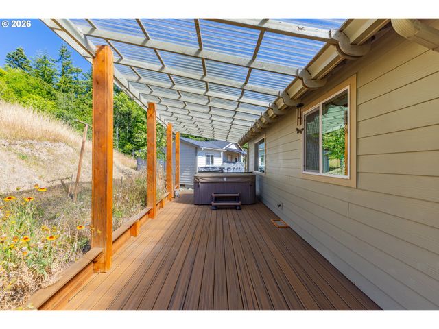 2217 KING Ln, Myrtle Point, OR 97458