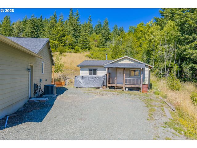 2217 KING Ln, Myrtle Point, OR 97458