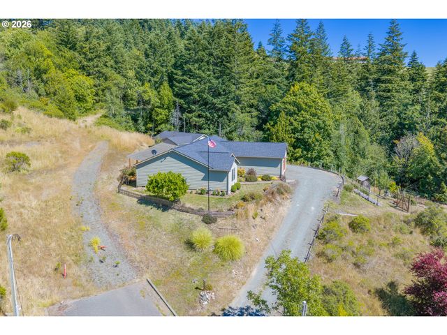 2217 KING Ln, Myrtle Point, OR 97458