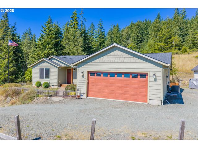 2217 KING Ln, Myrtle Point, OR 97458