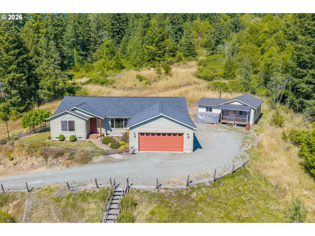 2217 KING Ln, Myrtle Point, OR 97458