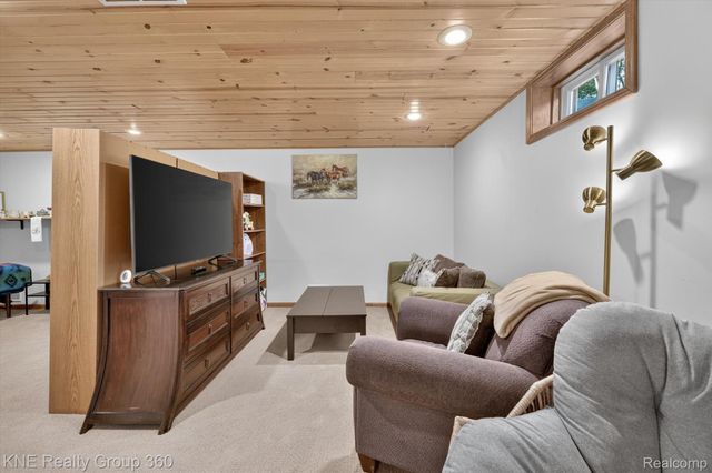 9647 Bellevue Road, Pennfield Charter Township, MI 49014